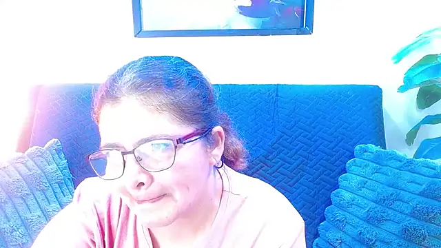 Snapshot of Linda_banks_ chatting on October 24, 1:57 am Linda banks online show from October 24, 1:57 am