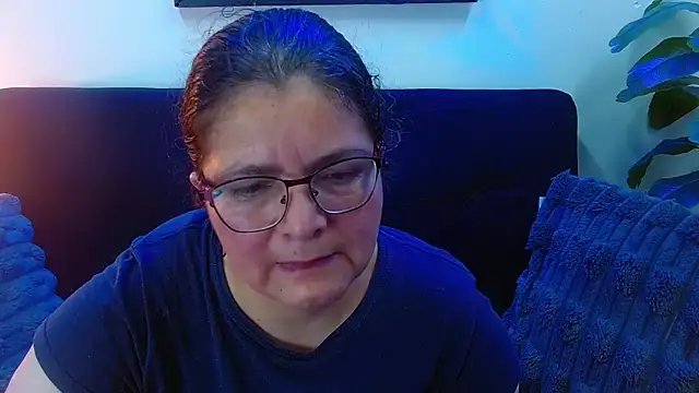 Snapshot of Linda_banks_ chatting on October 25, 2:08 am Linda banks online show from October 25, 2:08 am