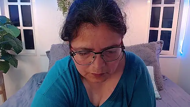 Snapshot of Linda_banks_ chatting on November 26, 9:43 am Linda banks online show from November 26, 9:43 am