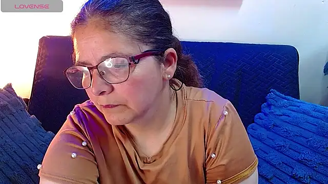 Snapshot of Linda_banks_ chatting on July 2, 2:00 am Linda banks online show from July 2, 2:00 am