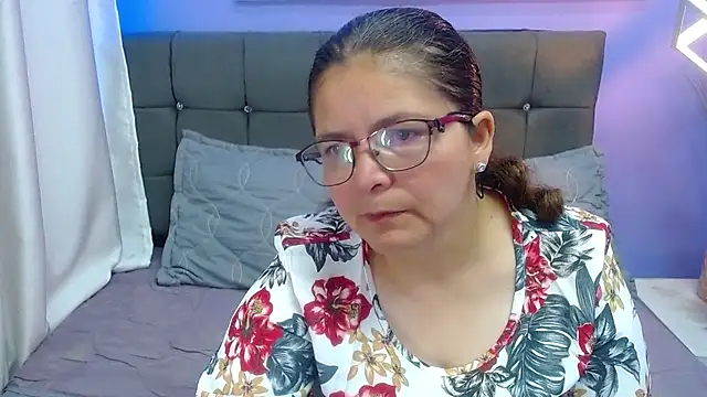Snapshot of Linda_banks_ chatting on July 12, 1:51 am Linda banks online show from July 12, 1:51 am