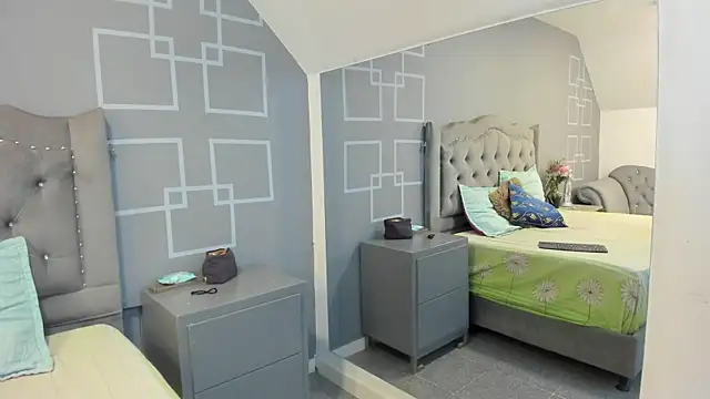 Snapshot of AliceBlackx chatting on October 29, 11:45 am AliceBlackx online show from October 29, 11:45 am