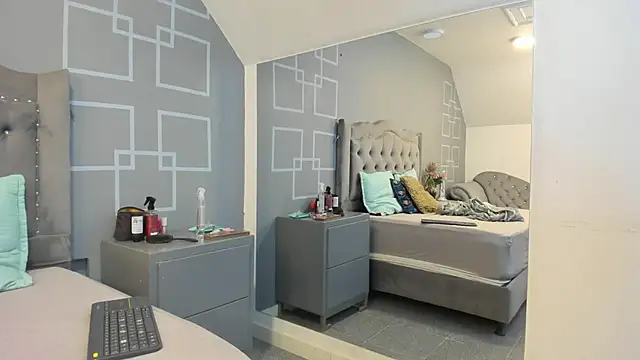 Snapshot of AliceBlackx chatting on November 10, 11:42 am AliceBlackx online show from November 10, 11:42 am