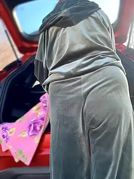 Snapshot of Milena-MilfaXXX chatting on October 31, 6:03 am Milena-MilfaXXX online show from October 31, 6:03 am