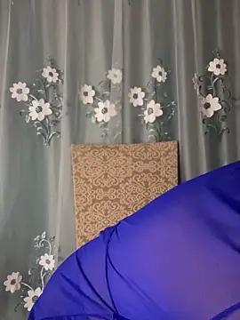 Snapshot of Milena-MilfaXXX chatting on November 13, 1:04 am Milena-MilfaXXX online show from November 13, 1:04 am