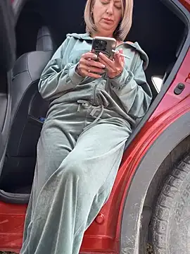 Snapshot of Milena-MilfaXXX chatting on November 23, 6:13 am Milena-MilfaXXX online show from November 23, 6:13 am