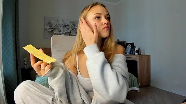 flooora 0 online show from May 24, 1:43 am