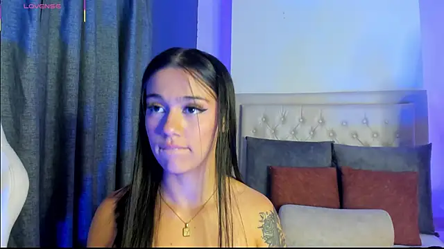 Snapshot of Sammanta_Grey chatting on October 11, 8:18 pm Sammanta Grey online show from October 11, 8:18 pm