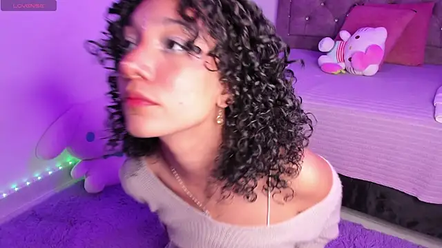 Snapshot of aline_ackerman chatting on November 7, 2:33 am aline ackerman online show from November 7, 2:33 am