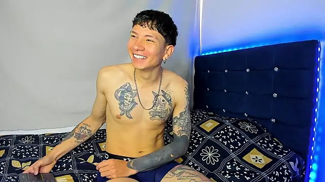 Snapshot of Tatiiana_n_Damiian chatting on September 18, 9:39 pm Tatiiana n Damiian online show from September 18, 9:39 pm