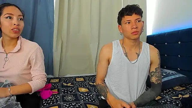 Snapshot of Tatiiana_n_Damiian chatting on September 20, 9:38 pm Tatiiana n Damiian online show from September 20, 9:38 pm