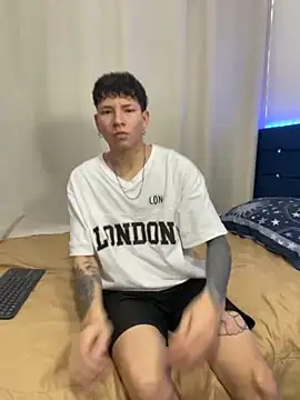 Snapshot of Tatiiana_n_Damiian chatting on November 2, 2:41 pm Tatiiana n Damiian online show from November 2, 2:41 pm