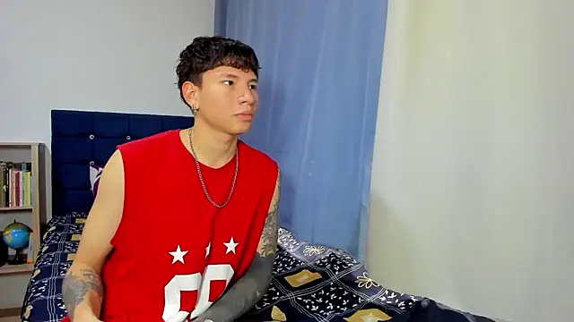 Snapshot of Tatiiana_n_Damiian chatting on November 18, 10:14 pm Tatiiana n Damiian online show from November 18, 10:14 pm