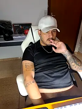 Snapshot of Mineirinhoot chatting on December 21, 3:02 am Mineirinhoot online show from December 21, 3:02 am