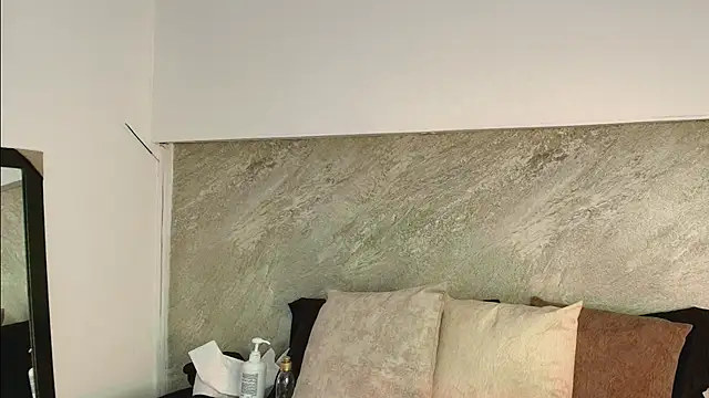 Dixie grey1 online show from November 22, 2:05 pm