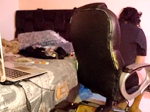 saenzjulieta1 online show from October 12, 3:11 pm