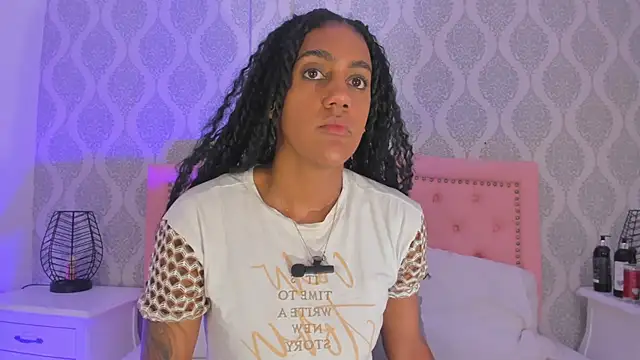 Snapshot of OnlyGia chatting on September 28, 7:41 pm OnlyGia online show from September 28, 7:41 pm