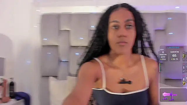 Snapshot of OnlyGia chatting on October 4, 8:18 pm OnlyGia online show from October 4, 8:18 pm