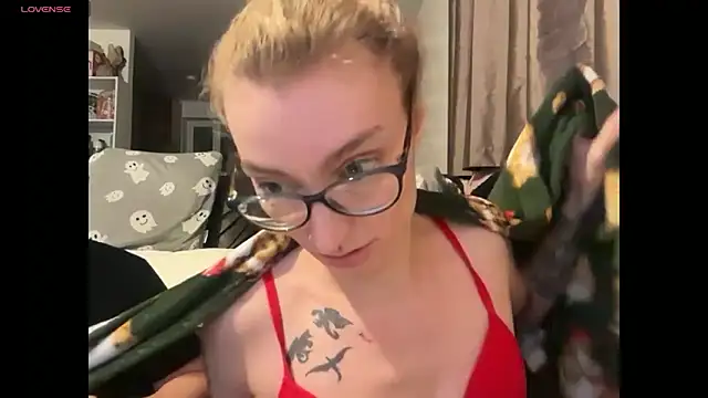 harleyblair online show from November 24, 11:15 pm