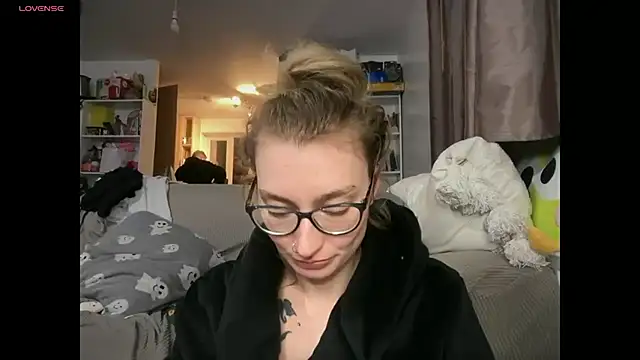 harleyblair online show from March 5, 11:01 pm