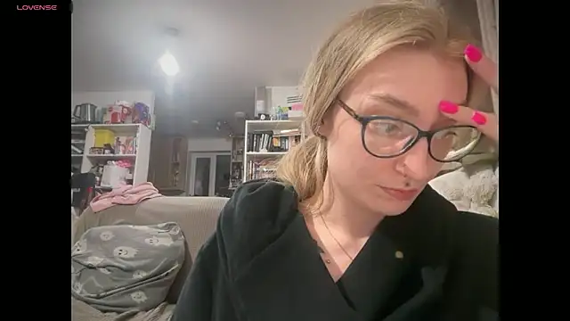 Snapshot of harleyblair chatting on April 21, 10:01 pm harleyblair online show from April 21, 10:01 pm