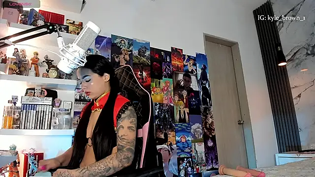 Snapshot of soy_kylebrown chatting on October 31, 3:57 pm soy kylebrown online show from October 31, 3:57 pm