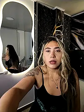 Snapshot of _ManuVeelez chatting on October 8, 3:04 am ManuVeelez online show from October 8, 3:04 am