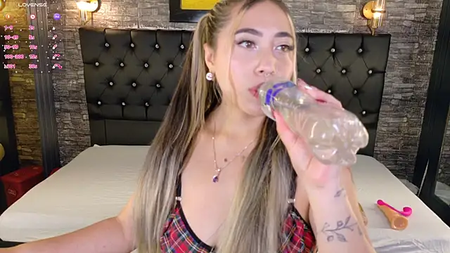 Snapshot of _ManuVeelez chatting on October 21, 4:35 am ManuVeelez online show from October 21, 4:35 am