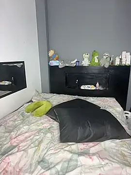 Kailertwink online show from December 1, 5:34 am