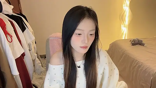 Robin-o3 online show from November 21, 10:58 am