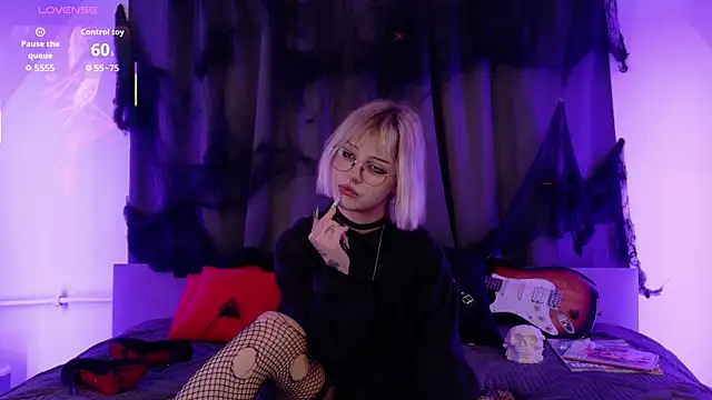 LiyaLuna online show from September 17, 2:08 pm