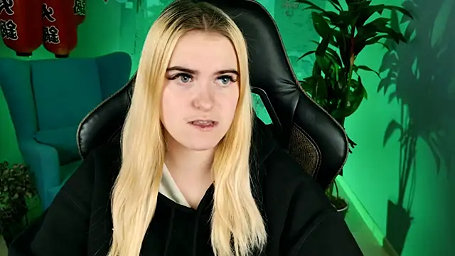 Stef Nicks online show from October 5, 6:12 am