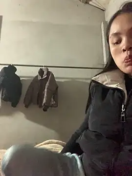 NhuFox online show from February 17, 1:35 am