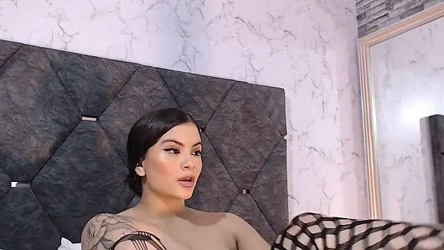 AmyMartinelli online show from February 13, 11:34 pm