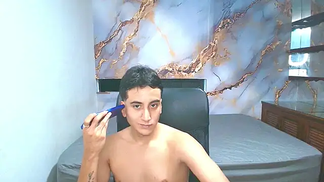 Snapshot of melinaandmateo chatting on September 27, 2:27 am melinaandmateo online show from September 27, 2:27 am