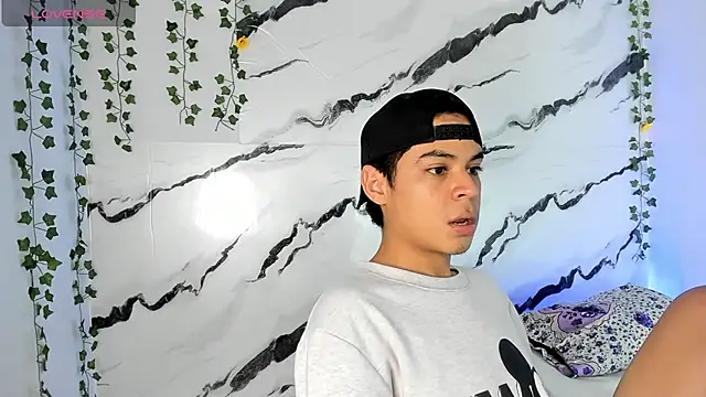 edy play online show from December 5, 9:40 am