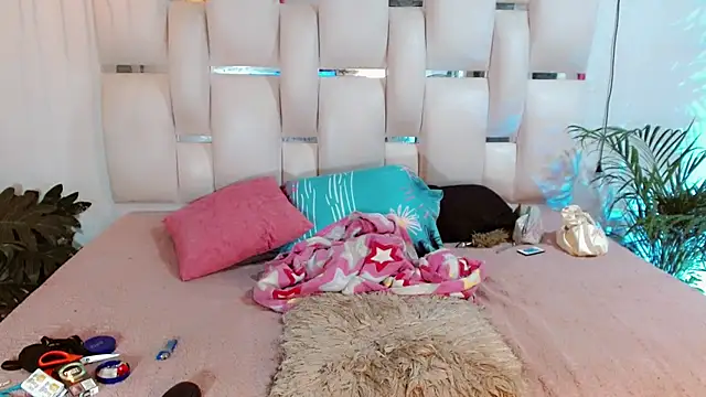 Snapshot of Lady_Dirty444 chatting on December 14, 9:03 am Lady Dirty444 online show from December 14, 9:03 am