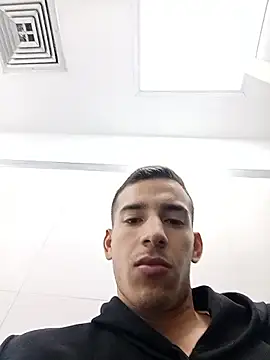 Snapshot of Jose20moro chatting on November 29, 3:37 pm Jose20moro online show from November 29, 3:37 pm