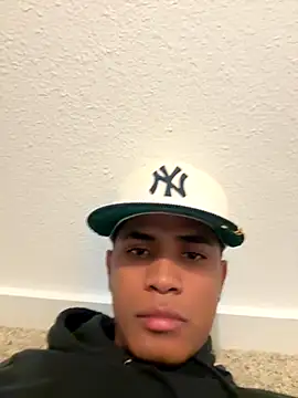 Snapshot of fuego01 chatting on November 24, 6:57 am fuego01 online show from November 24, 6:57 am