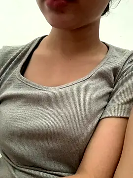 Nguyenha11 online show from September 16, 5:52 am