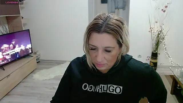 TheeaBlanco online show from November 9, 5:00 pm