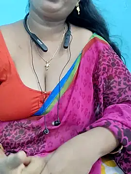 Snapshot of yelmaji91 chatting on September 28, 4:29 am yelmaji91 online show from September 28, 4:29 am