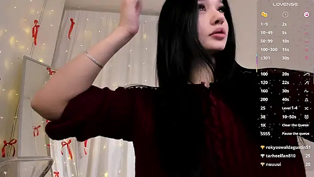 amy doessss online show from December 3, 6:28 pm