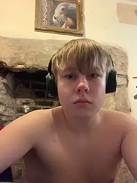 TomasCramp online show from March 27, 5:45 pm