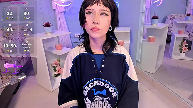 Snapshot of Hannahpage chatting on January 8, 12:40 pm Hannahpage online show from January 8, 12:40 pm