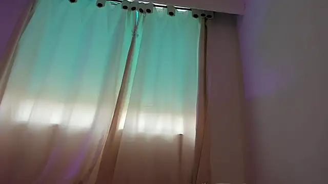 canelleGarces online show from February 11, 4:45 pm