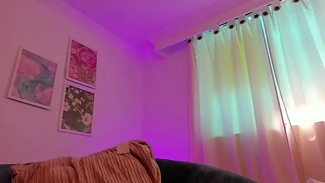 canelleGarces online show from February 23, 7:11 pm