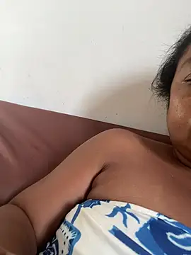 Kamilinha2 online show from February 24, 9:29 am