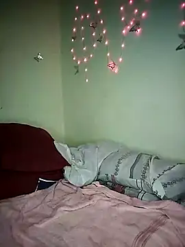 Seductive Yellow Titties online show from March 15, 3:07 pm