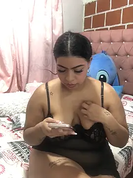 Rachellcooperrr online show from December 17, 11:55 pm